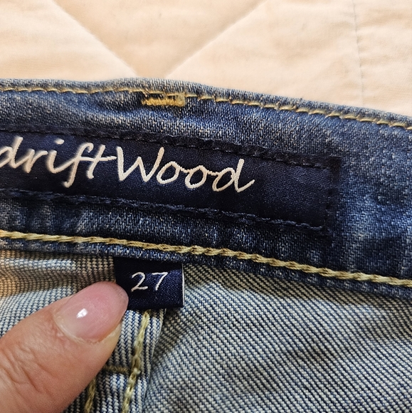 DriftWood Audrey Bird Embroidered Straight Leg Jeans! Size 27. - Picture 11 of 12
